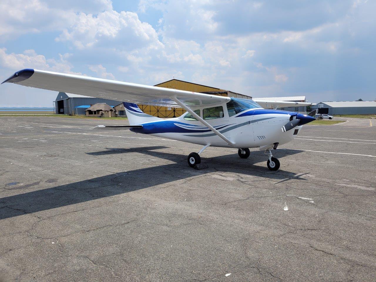 1971 Cessna 182N Skylane – exterior view
